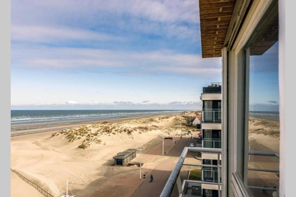 Appartment With Frontal Sea View With 3 Bedrooms Koksijde Luaran gambar
